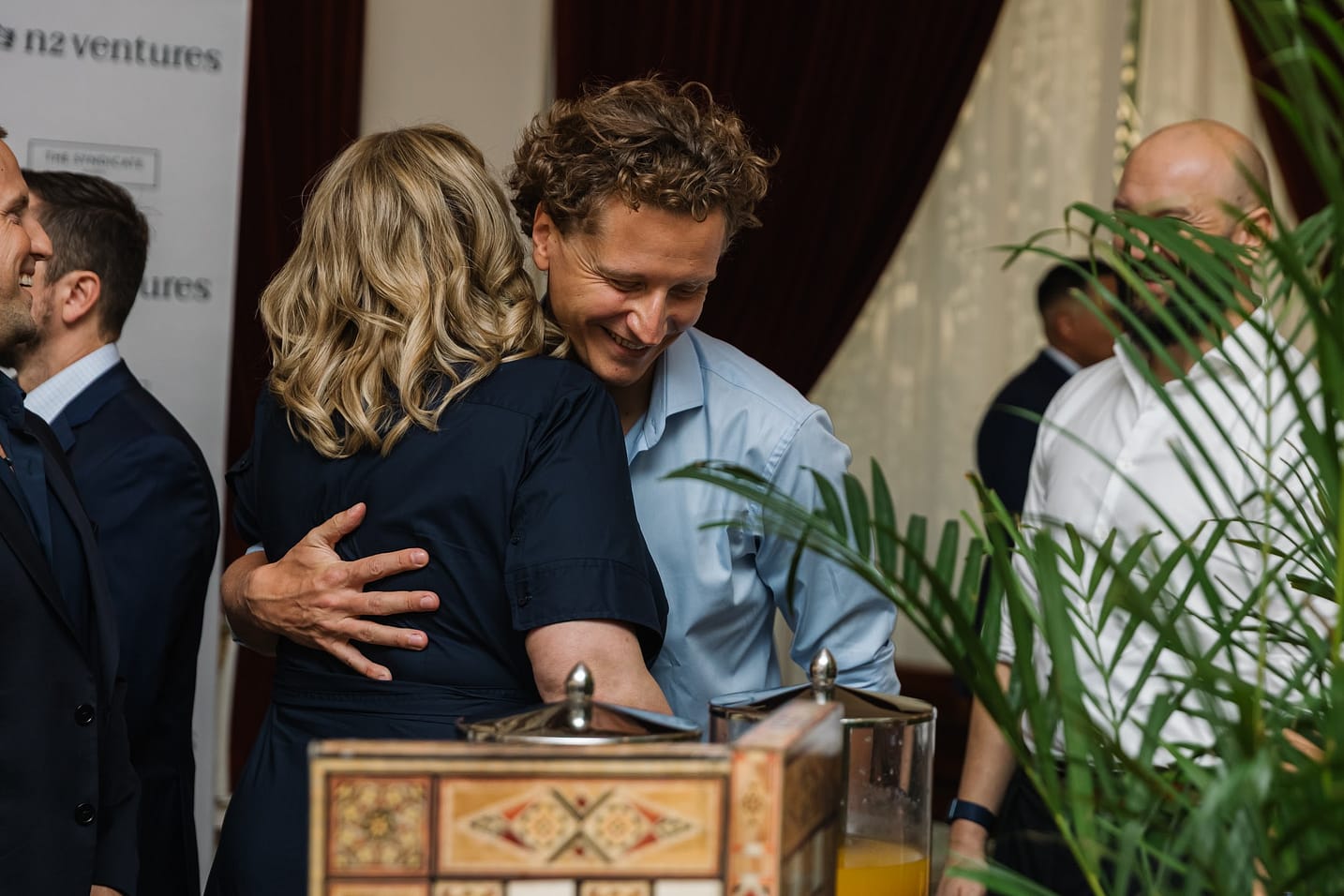 The Syndicate Global Newsletter - Image of Alison Goodwin and attendee at The Syndicate Global Dubai event in November 2026.